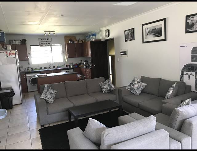 3 BEDROOM CLUSTER TO LET IN BROADACRES